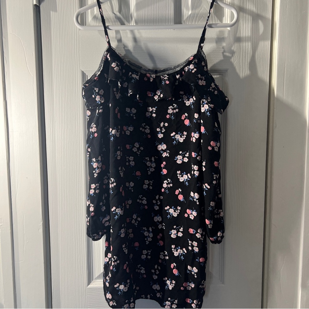 Hollister Black Floral Dress Long Sleeved Cold-Shoulder Size S Small